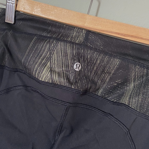 NWOT lululemon Speed Crop • Size 4 - Picture 4 of 5